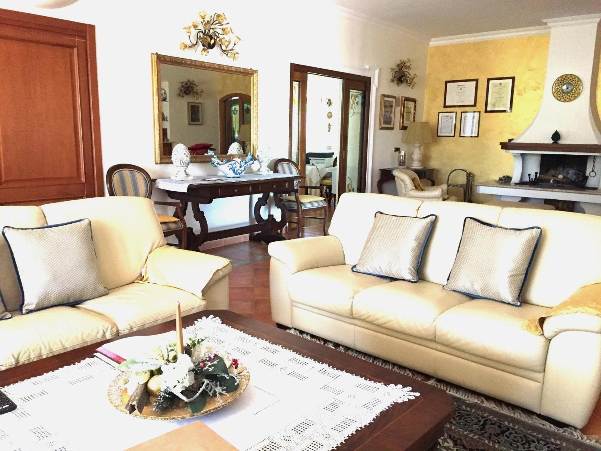 Villa Aurora Ле-Кастелла Экстерьер фото